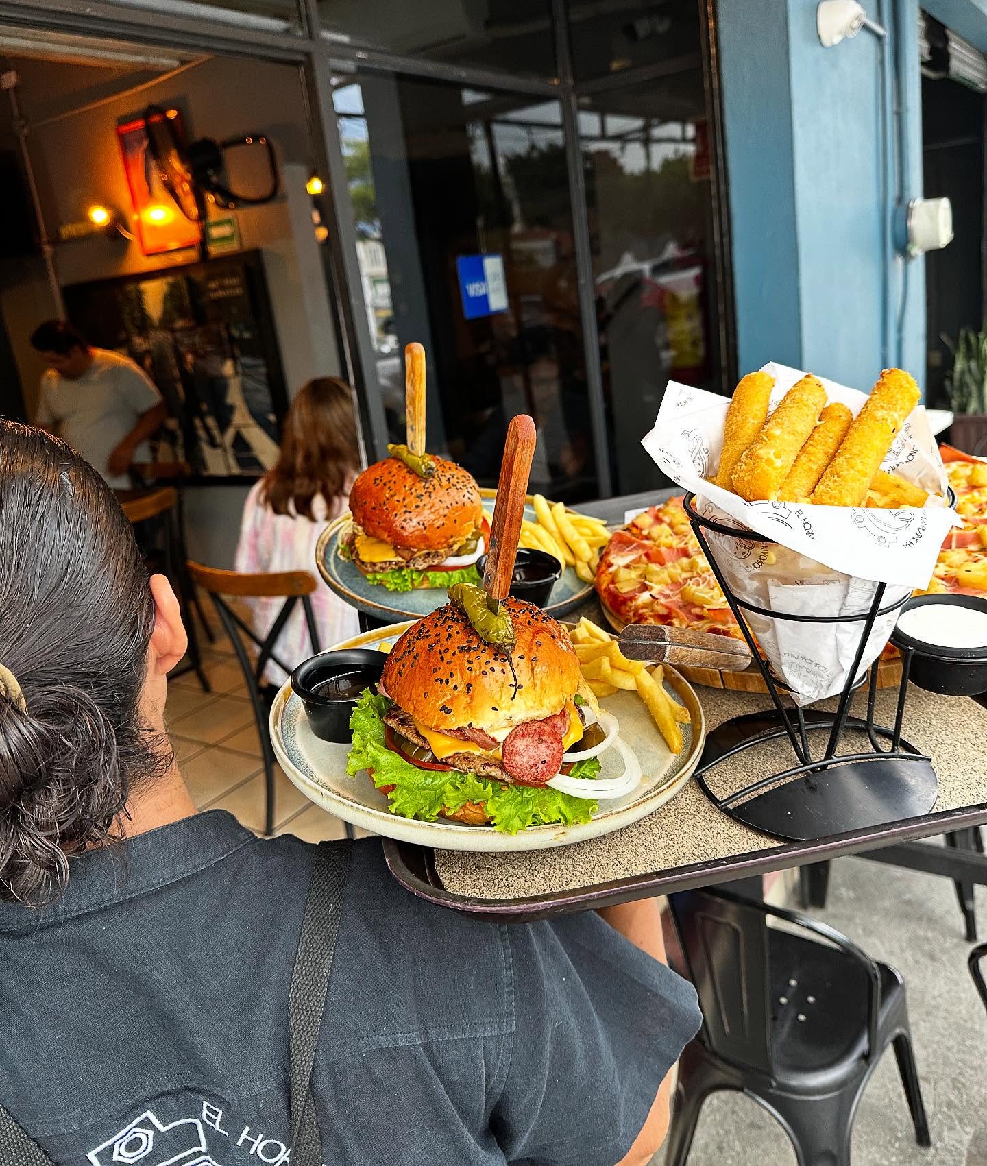 Hamburguesas artesanales con papas